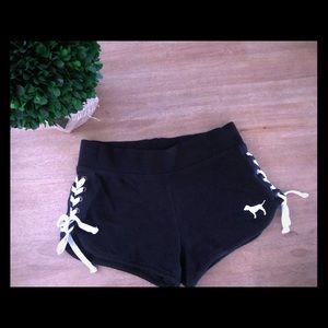 Pink excellent condition 🌈 .